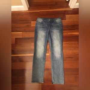 White House Black Market Slim Stretchy straight leg Jeans. SZ 14.